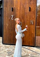 Lily Hall (Instagram)